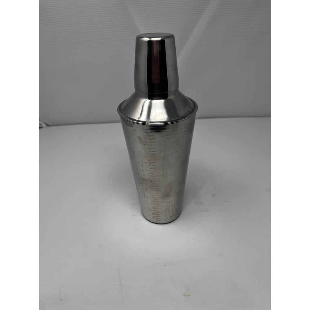 Cobbler Style Shaker w/ Built In Strainer No Brand PreOwned with Nicks & Stains